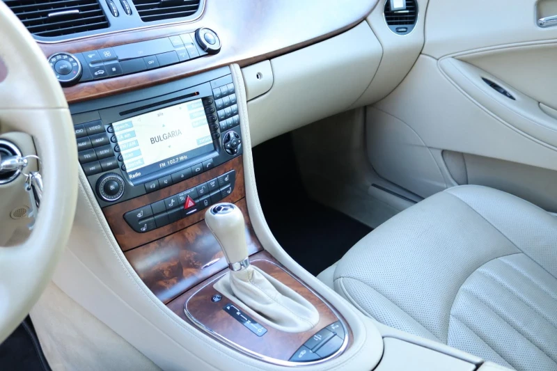 Mercedes-Benz CLS 320 БЯЛА ПЕРЛА* Подгрев/Обдухване* NAVI* , снимка 16 - Автомобили и джипове - 52003810