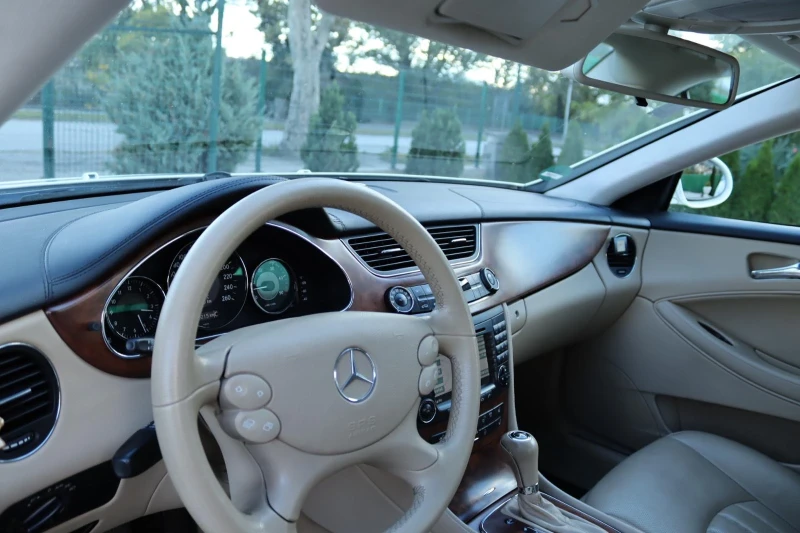 Mercedes-Benz CLS 320 БЯЛА ПЕРЛА* Подгрев/Обдухване* NAVI* , снимка 15 - Автомобили и джипове - 52003810