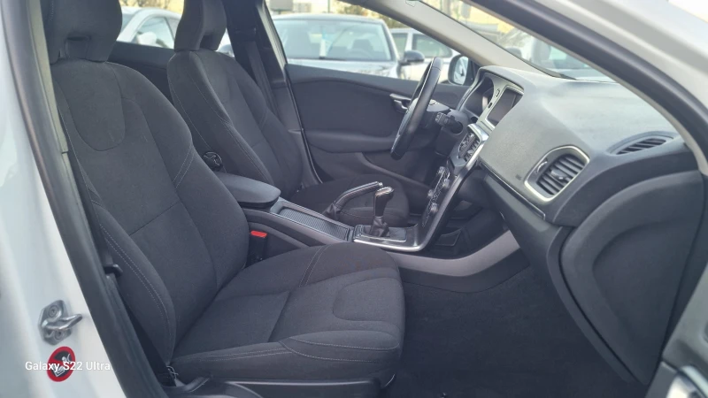 Volvo V40 2.0 i kinetic Навигация Камера, снимка 12 - Автомобили и джипове - 52419702
