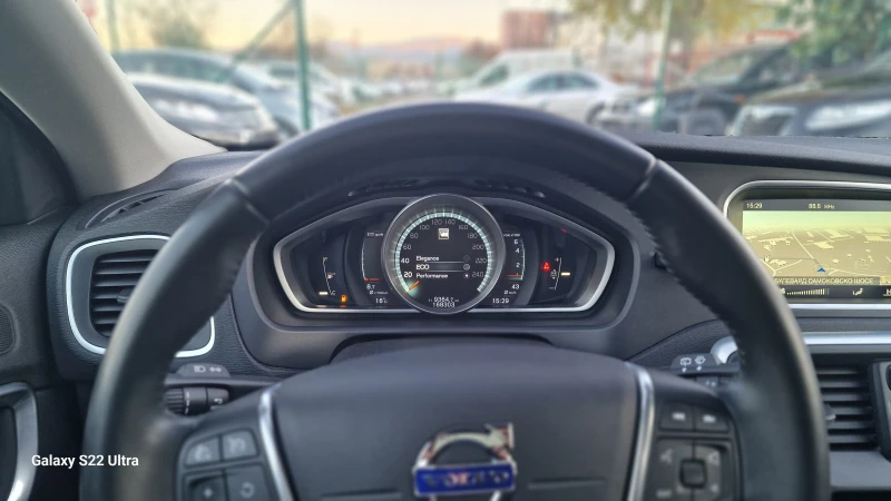 Volvo V40 2.0 i kinetic Навигация Камера, снимка 16 - Автомобили и джипове - 52419702