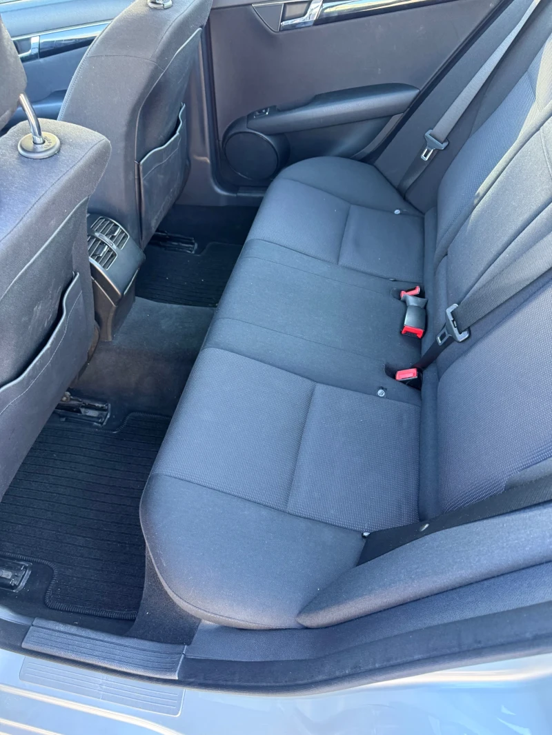 Mercedes-Benz C 180, снимка 7 - Автомобили и джипове - 52944715