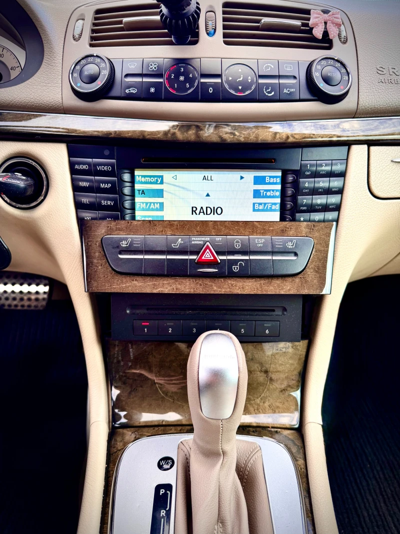 Mercedes-Benz E 270 Avantgard, снимка 11 - Автомобили и джипове - 52967210