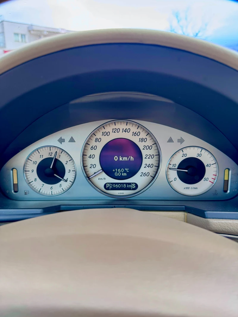 Mercedes-Benz E 270 Avantgard, снимка 10 - Автомобили и джипове - 52967210