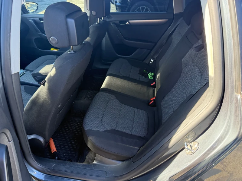 VW Passat, снимка 11 - Автомобили и джипове - 53109996