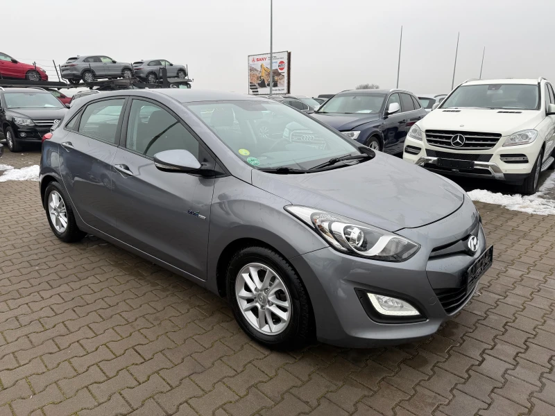 Hyundai I30 1.6CRDI NAVI/KAMERA EURO 5, снимка 4 - Автомобили и джипове - 53201691