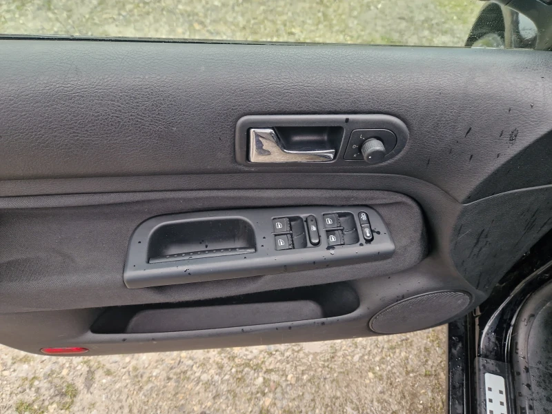 VW Golf 1.9TDI, 100кс, 02г, 5вр.Италия-БЕЗ РЪЖДИ , снимка 14 - Автомобили и джипове - 53562180