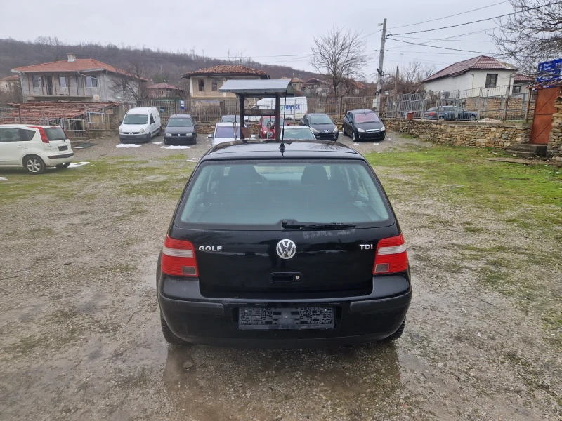 VW Golf 1.9TDI, 100кс, 02г, 5вр.Италия-БЕЗ РЪЖДИ , снимка 4 - Автомобили и джипове - 53562180