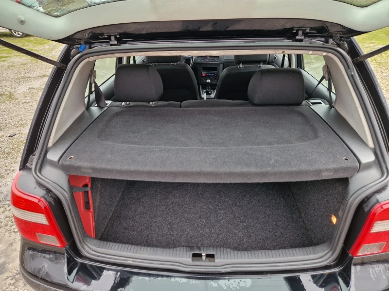 VW Golf 1.9TDI, 100кс, 02г, 5вр.Италия-БЕЗ РЪЖДИ , снимка 13 - Автомобили и джипове - 53562180