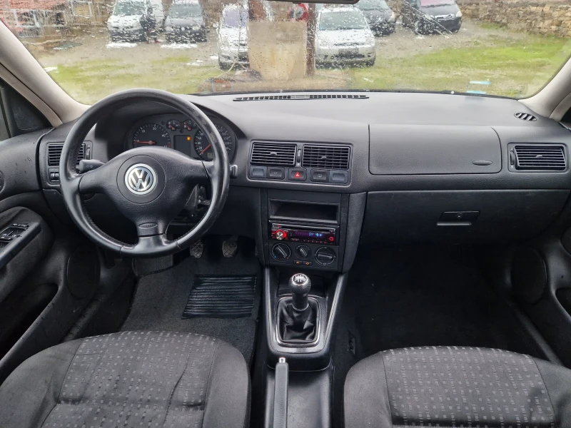 VW Golf 1.9TDI, 100кс, 02г, 5вр.Италия-БЕЗ РЪЖДИ , снимка 12 - Автомобили и джипове - 53562180