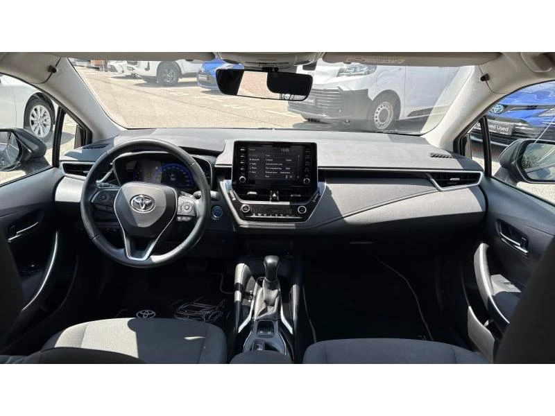 Toyota Corolla SDN 1.8HSD EXECUTIVE PLUS, снимка 8 - Автомобили и джипове - 55021826