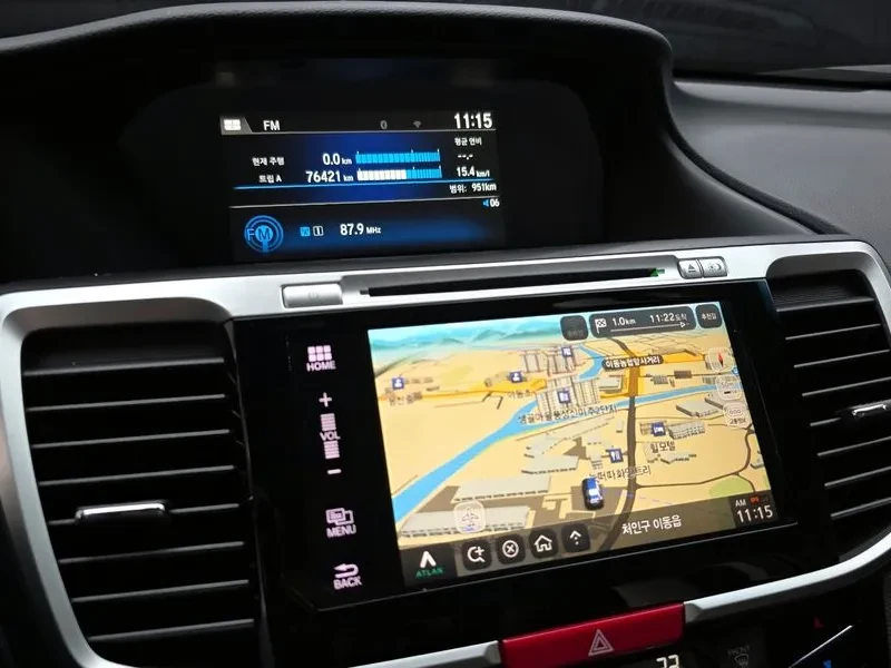 Honda Accord 2.0 Hybrid - САМО 30% АВАНС!, снимка 15 - Автомобили и джипове - 55440342