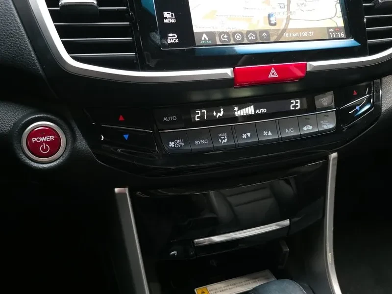 Honda Accord 2.0 Hybrid - САМО 30% АВАНС!, снимка 17 - Автомобили и джипове - 55440342