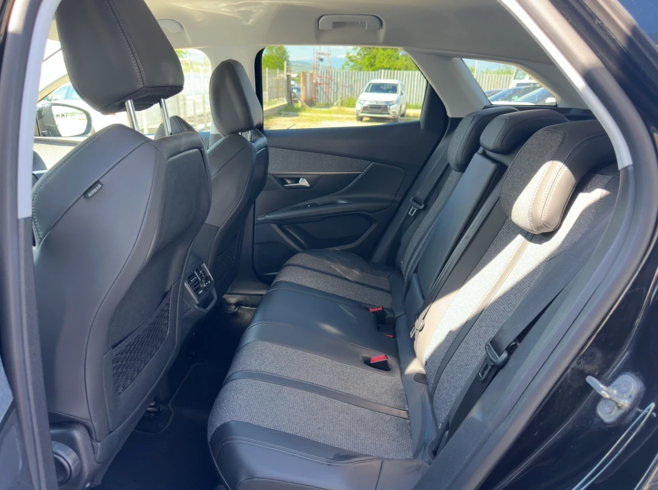 Peugeot 3008 1.6HDI AUTOMATIC ALLURE - изображение 8
