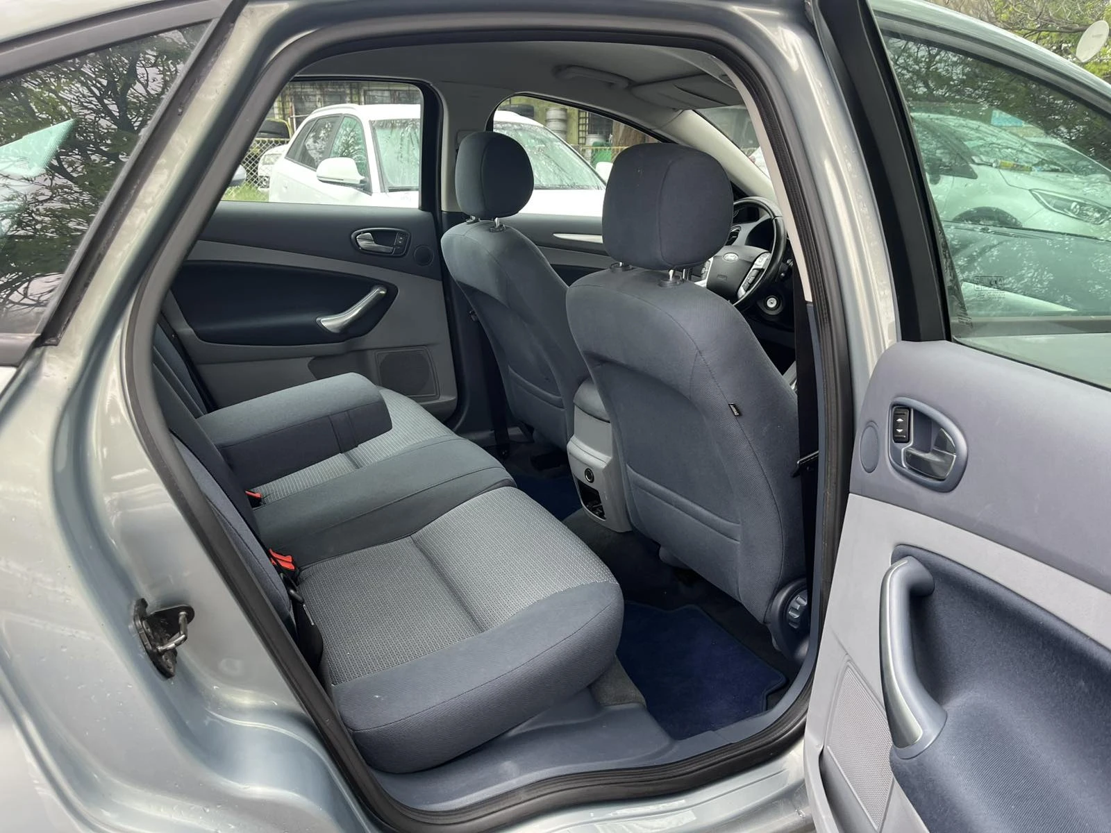Ford Mondeo 1.6i  - изображение 10
