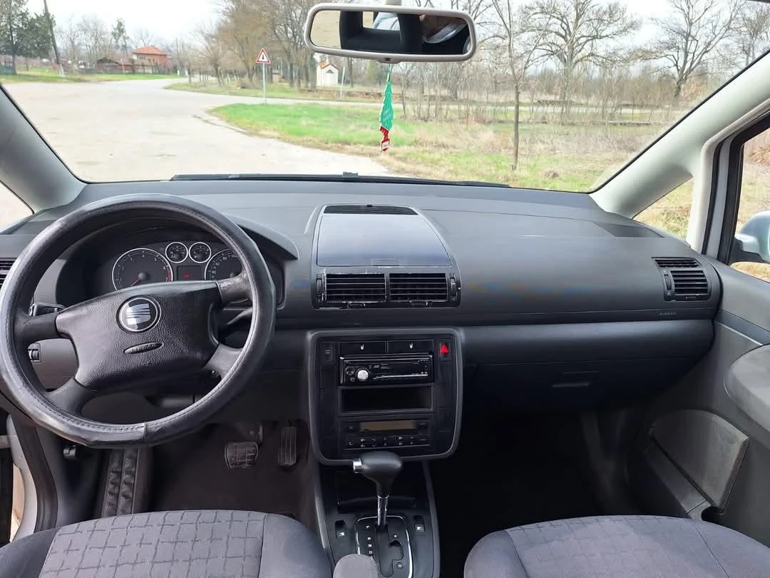 Seat Alhambra  - изображение 4