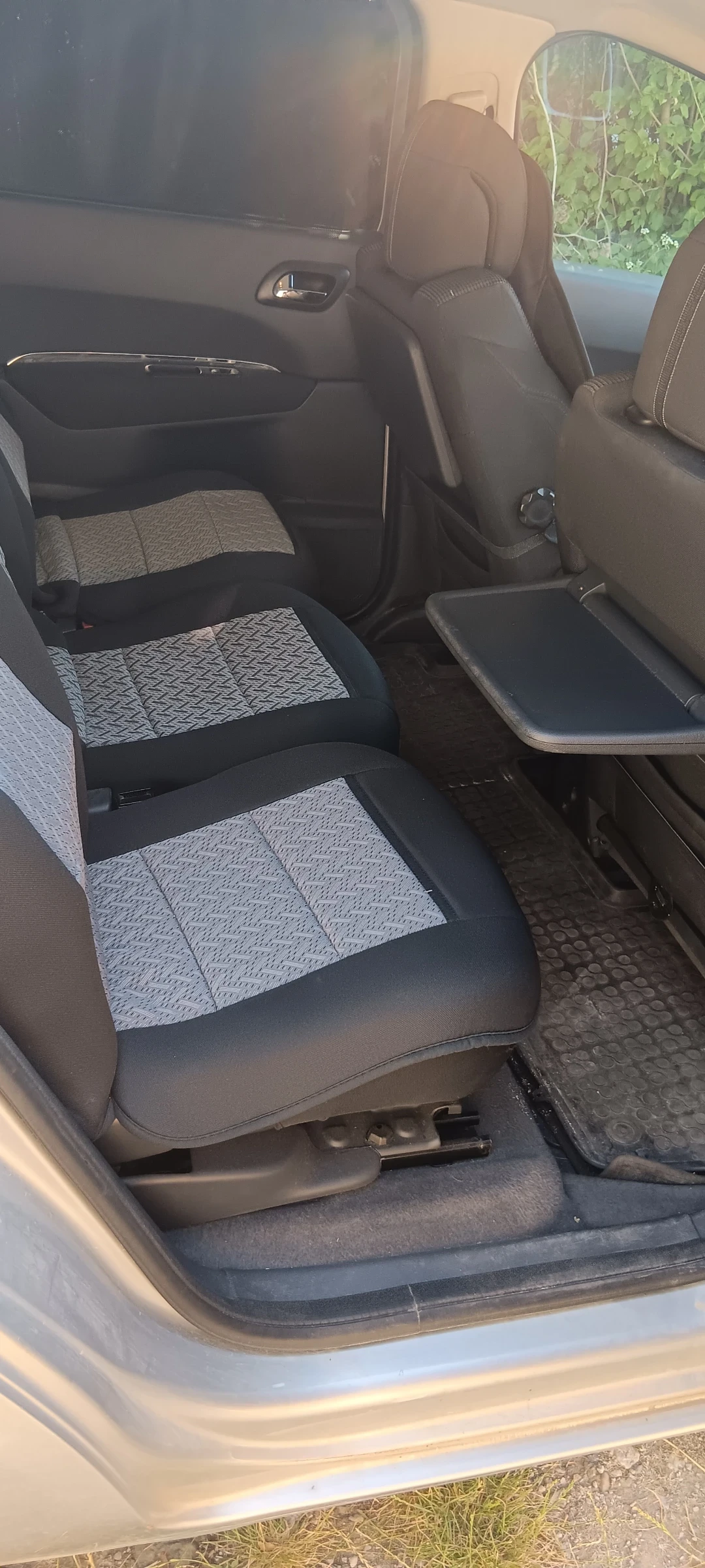 Peugeot 5008 2.0 HDI - изображение 8