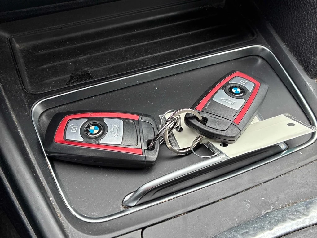 BMW 330 * 330i xDrive * CARFAX * БЕЗ ПЪРВОНАЧАЛНА ВНОСКА - изображение 10