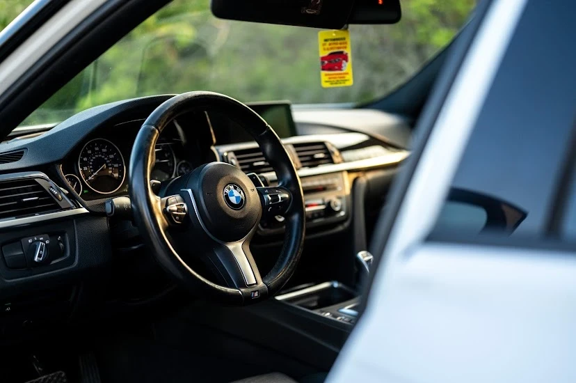 BMW 335 M PERFORMANCE , снимка 10 - Автомобили и джипове - 53136482