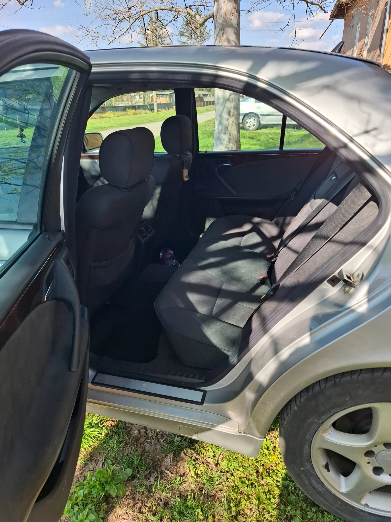 Mercedes-Benz E 270, снимка 9 - Автомобили и джипове - 54259406