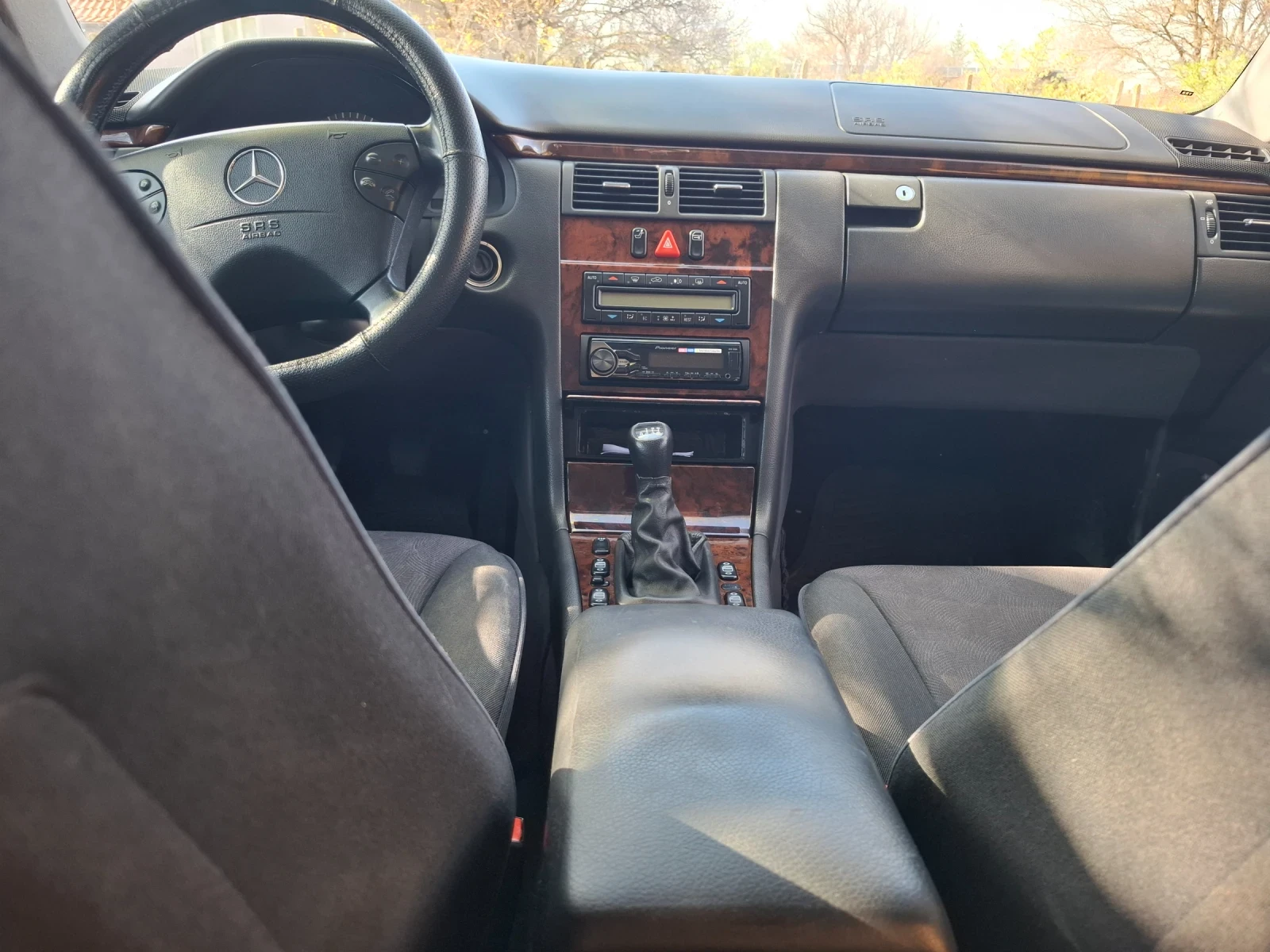 Mercedes-Benz E 270, снимка 8 - Автомобили и джипове - 54259406