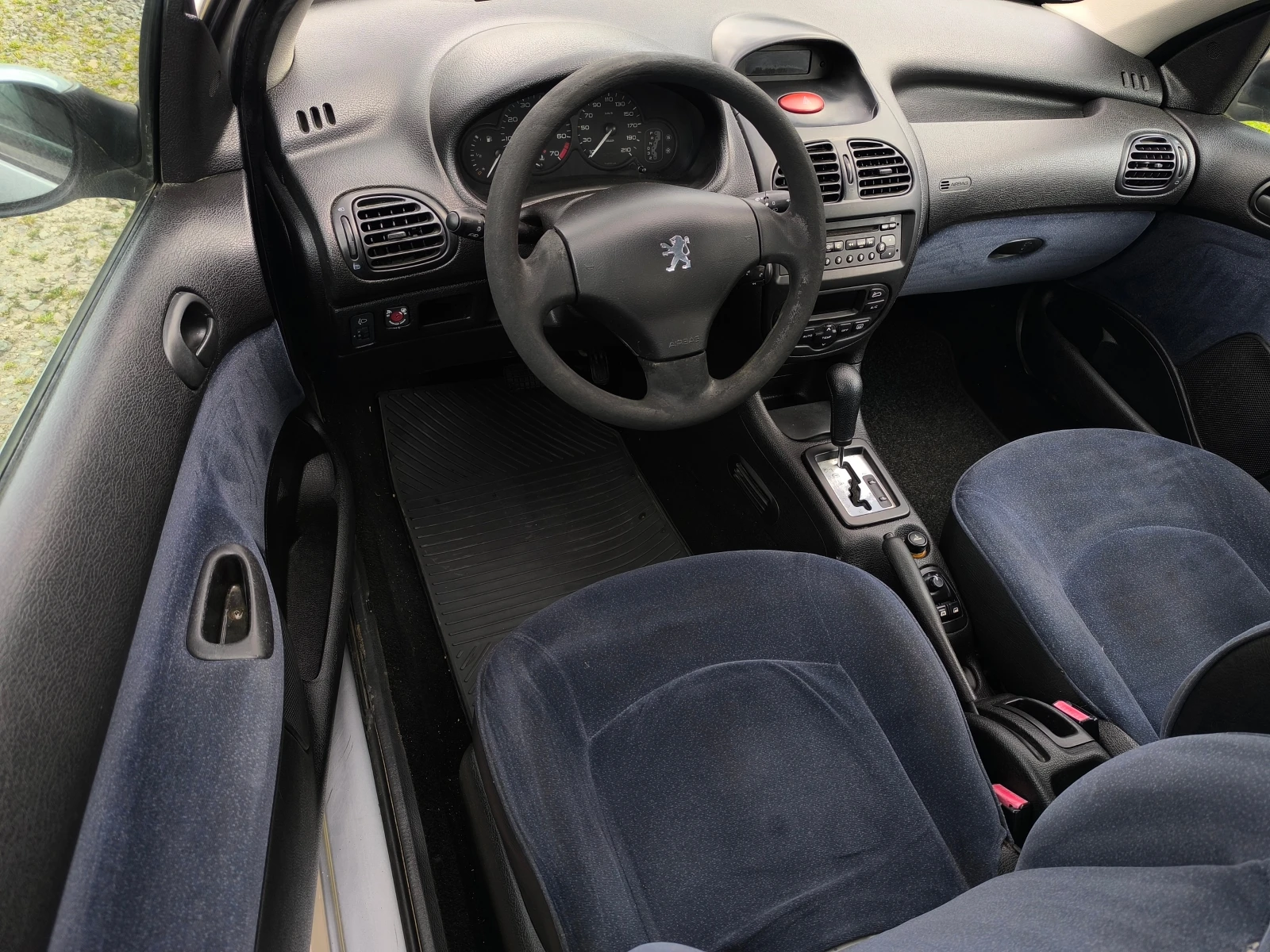 Peugeot 206 -1.6i-109кс-АВТОМАТИК-КЛИМАТРОНИК-, снимка 9 - Автомобили и джипове - 54573412