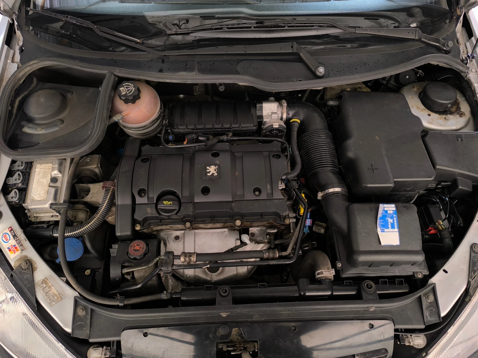 Peugeot 206 -1.6i-109кс-АВТОМАТИК-КЛИМАТРОНИК-, снимка 13 - Автомобили и джипове - 54573412