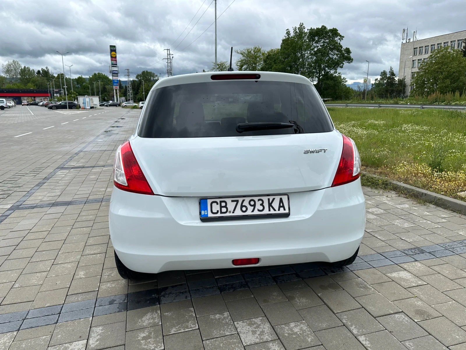 Suzuki Swift, снимка 5 - Автомобили и джипове - 54598667