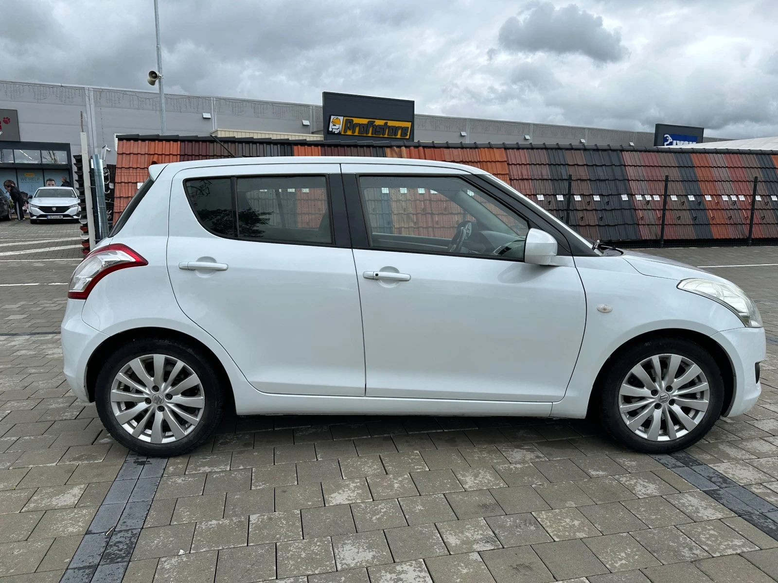Suzuki Swift, снимка 7 - Автомобили и джипове - 54598667