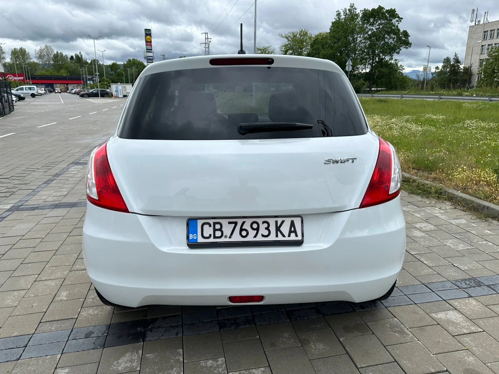 Suzuki Swift, снимка 4 - Автомобили и джипове - 54598667