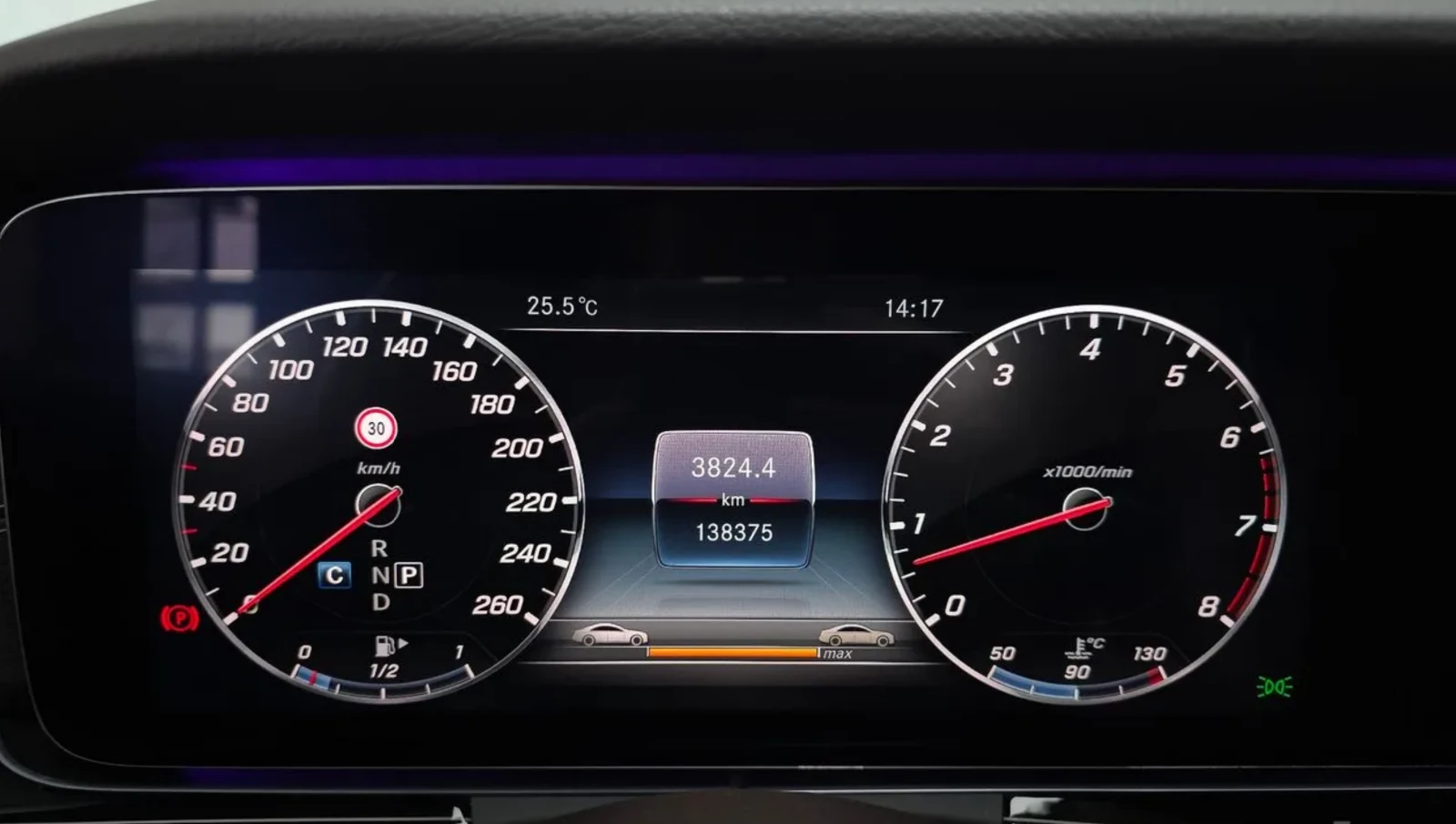 Mercedes-Benz E 400 Burmester* Ambient* Pano* HUD* Обдух* Крайна цена*, снимка 6 - Автомобили и джипове - 54753290