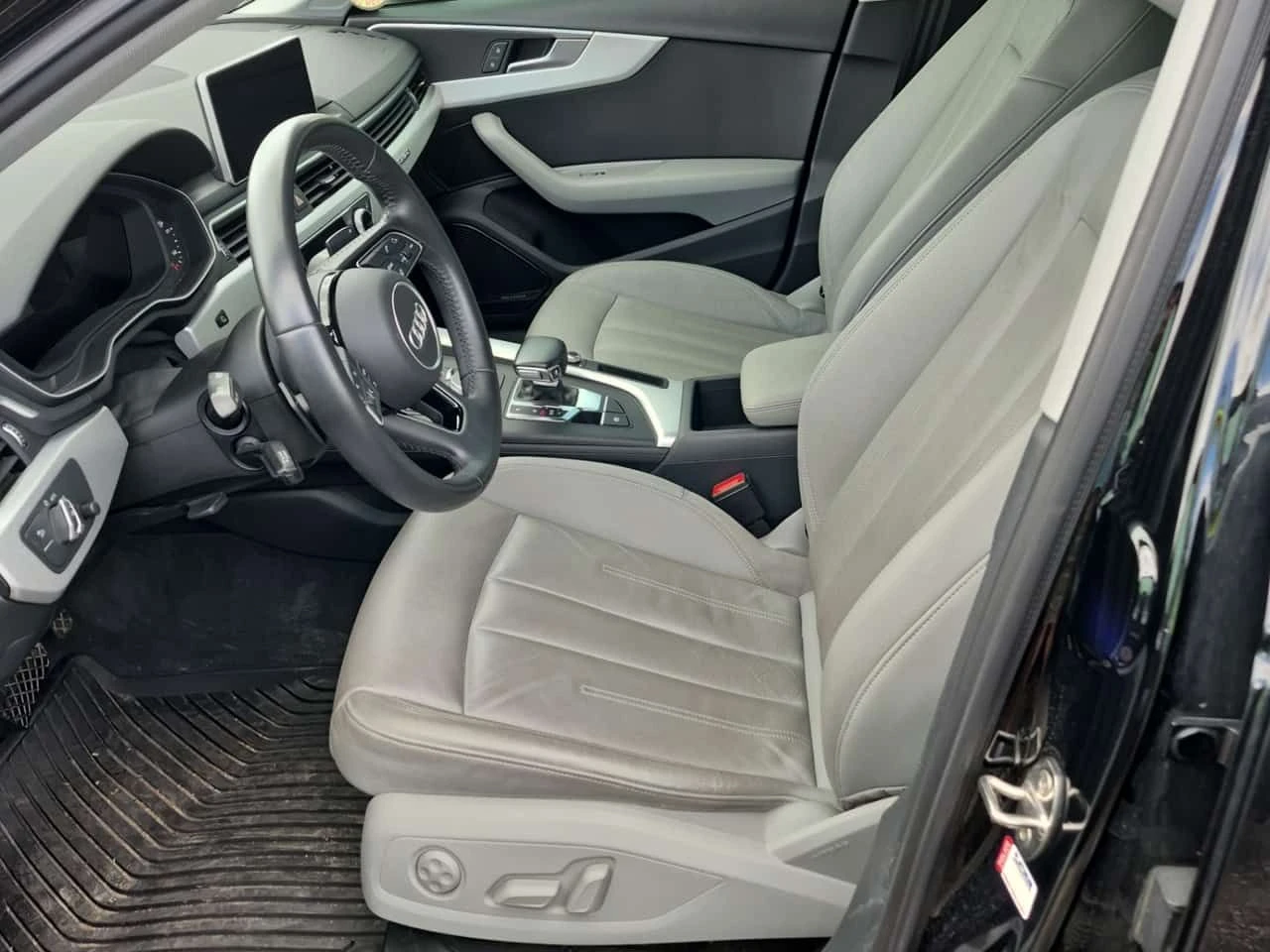 Audi A4 * FULL DIGITAL * 360 КАМЕРА * 2 КЛЮЧА * АВТОКРЕДИТ, снимка 8 - Автомобили и джипове - 54939555