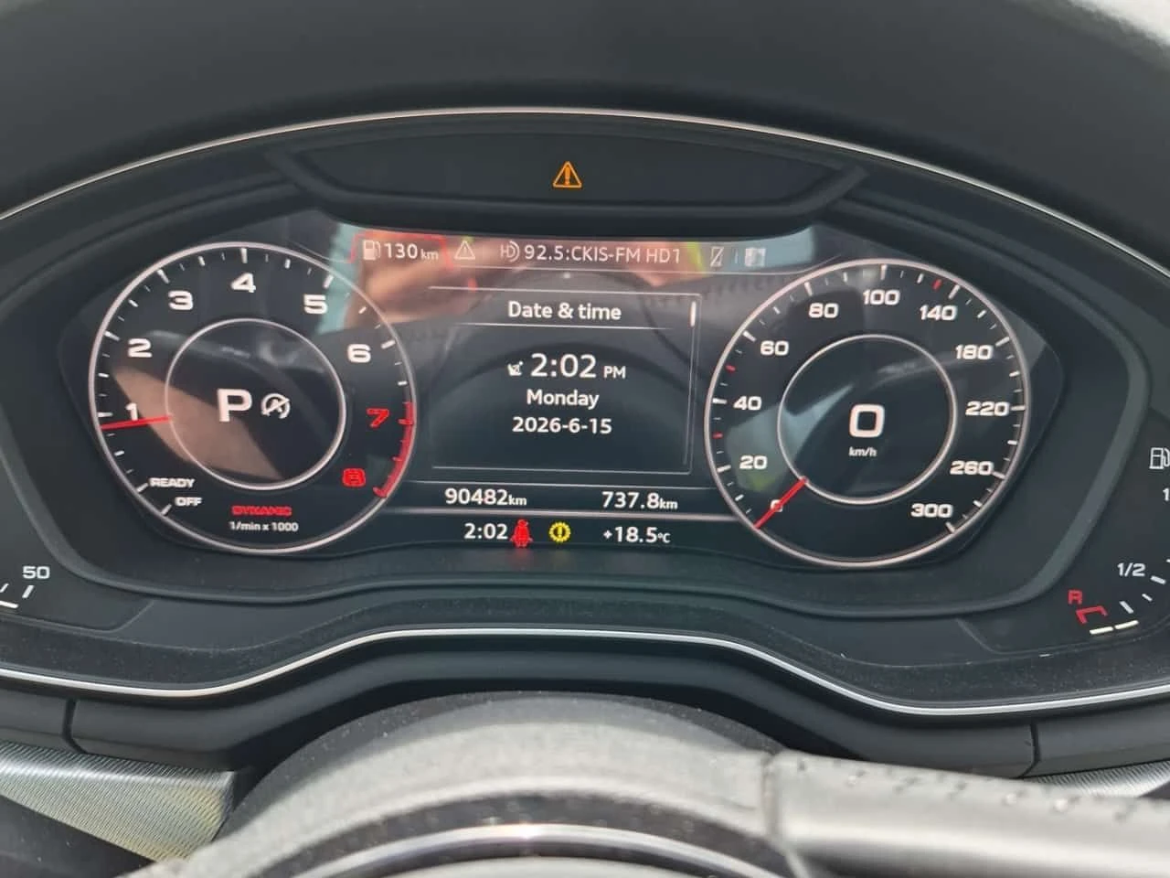 Audi A4 * FULL DIGITAL * 360 КАМЕРА * 2 КЛЮЧА * АВТОКРЕДИТ, снимка 9 - Автомобили и джипове - 54939555