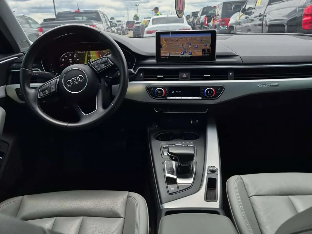 Audi A4 * FULL DIGITAL * 360 КАМЕРА * 2 КЛЮЧА * АВТОКРЕДИТ, снимка 10 - Автомобили и джипове - 54939555