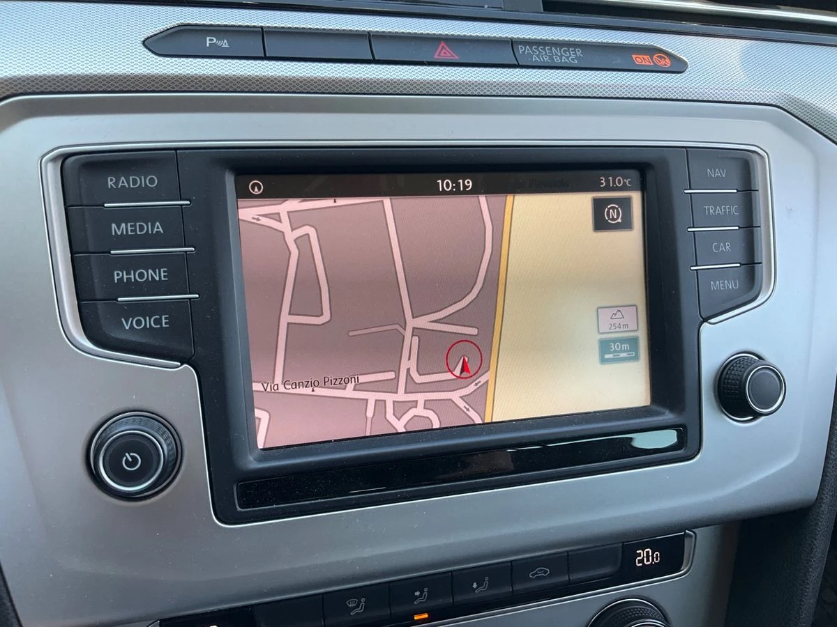 VW Passat 2.0TDI EURO6 ОЧАКВАН ВНОС, снимка 5 - Автомобили и джипове - 55088044