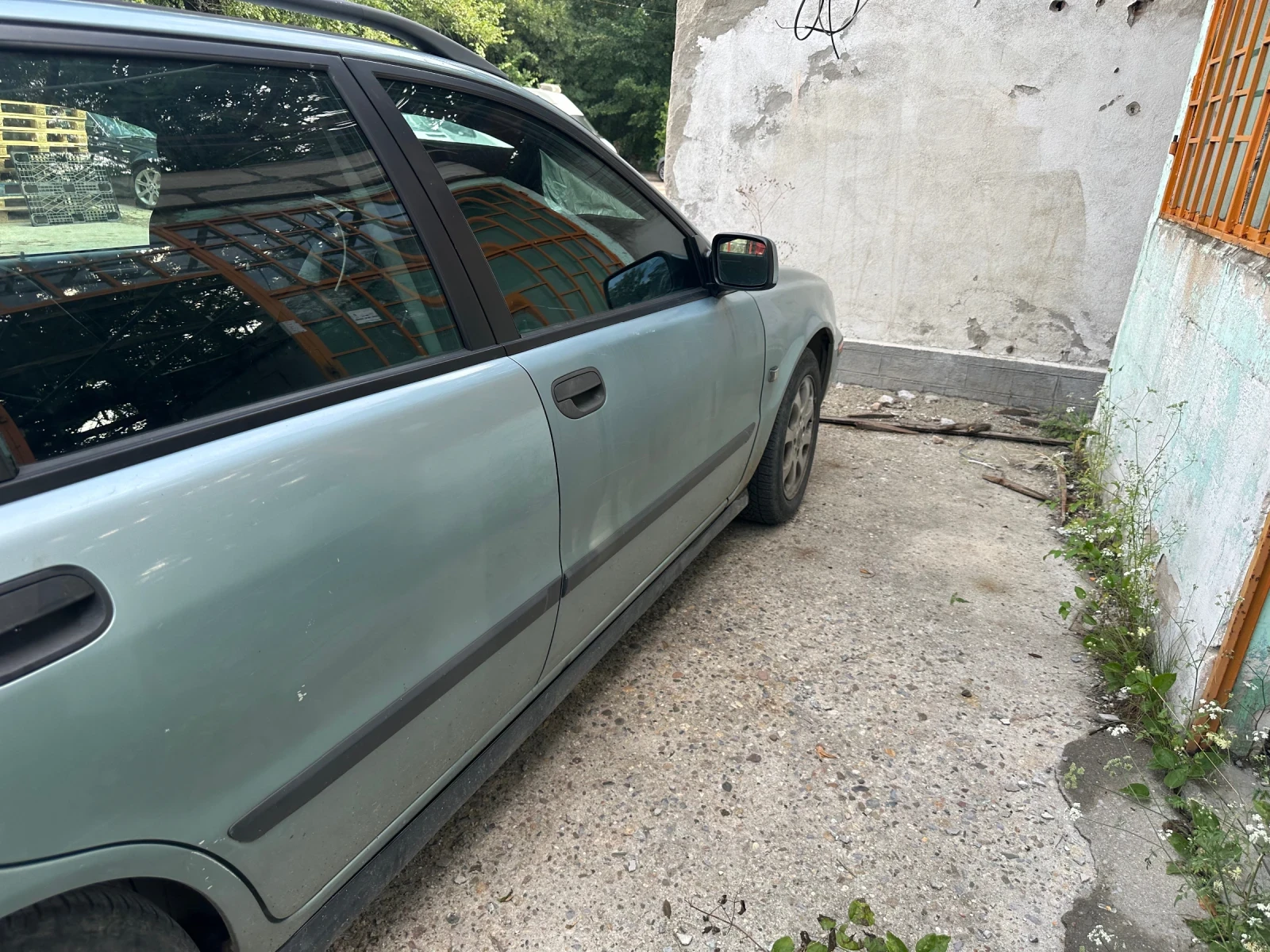 Volvo V40 1.800, снимка 3 - Автомобили и джипове - 55128460