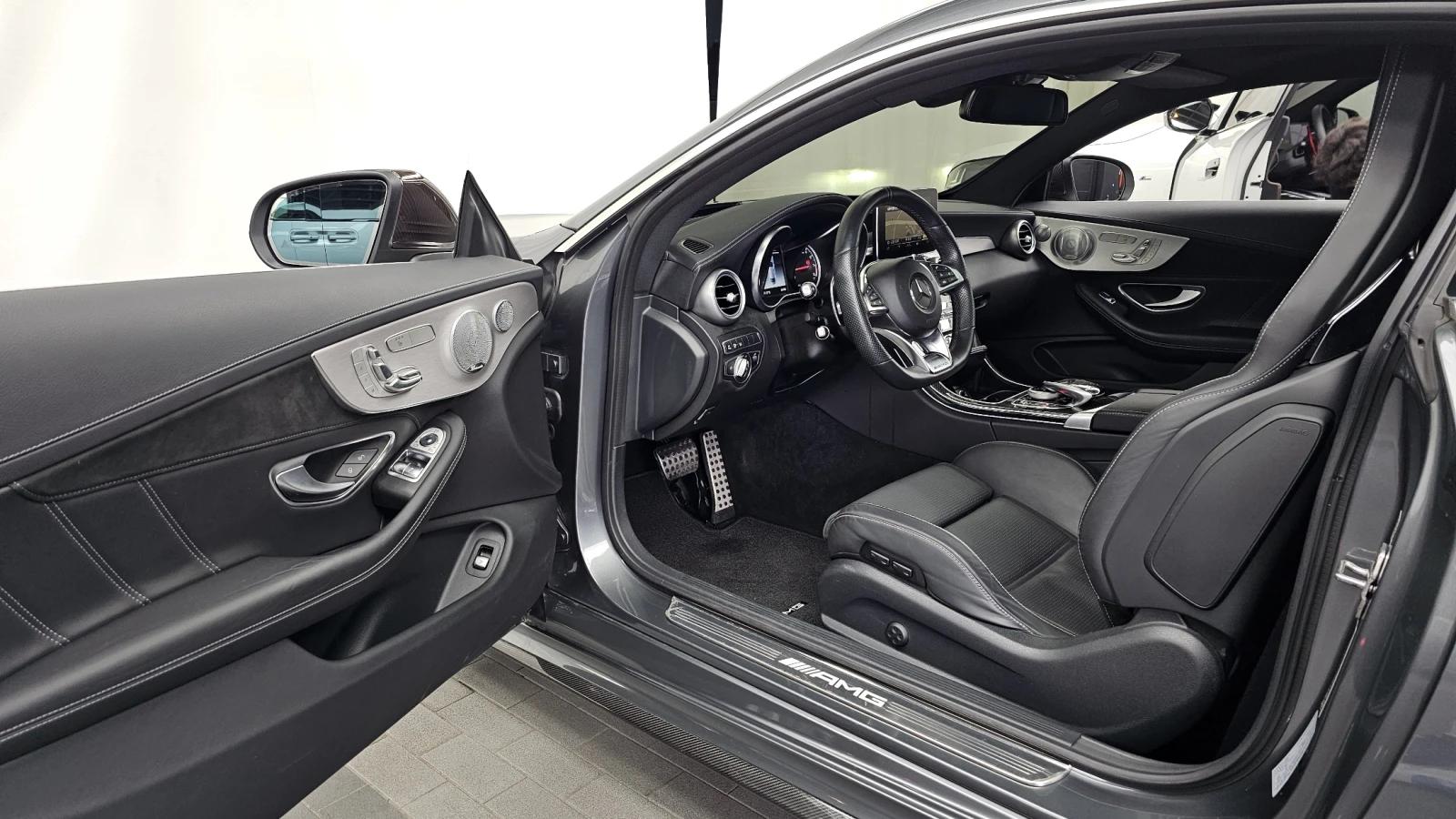 Mercedes-Benz C 63 AMG BLIND SPOT* HUD* 360* ЕЛ. БАГАЖНИК* КРАЙНА ЦЕНА, снимка 10 - Автомобили и джипове - 55243487