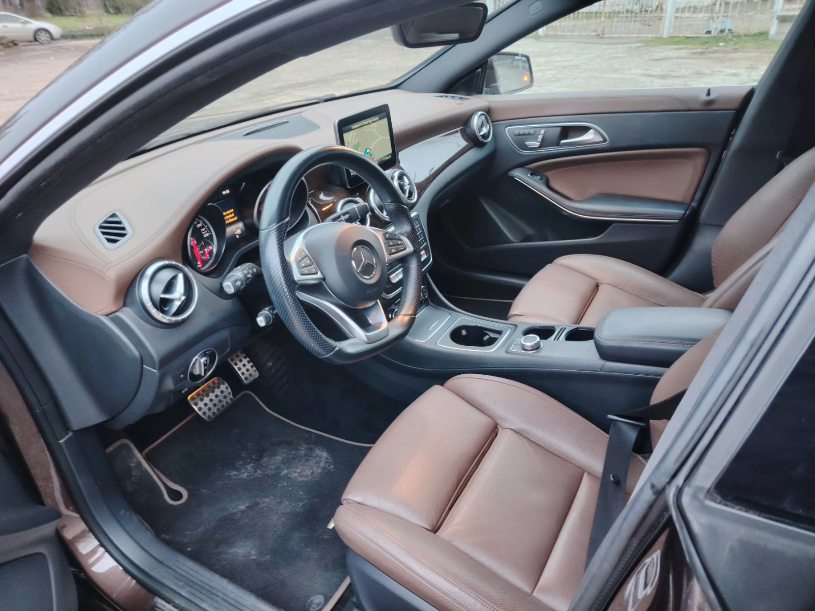 Mercedes-Benz CLA 250 AMG 4X4, снимка 7 - Автомобили и джипове - 55327758