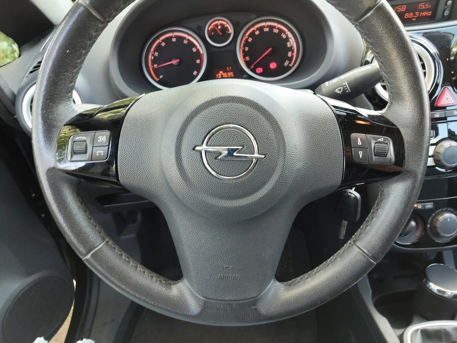 Opel Corsa 1, 2i 80ps COSMO, снимка 10 - Автомобили и джипове - 55390420