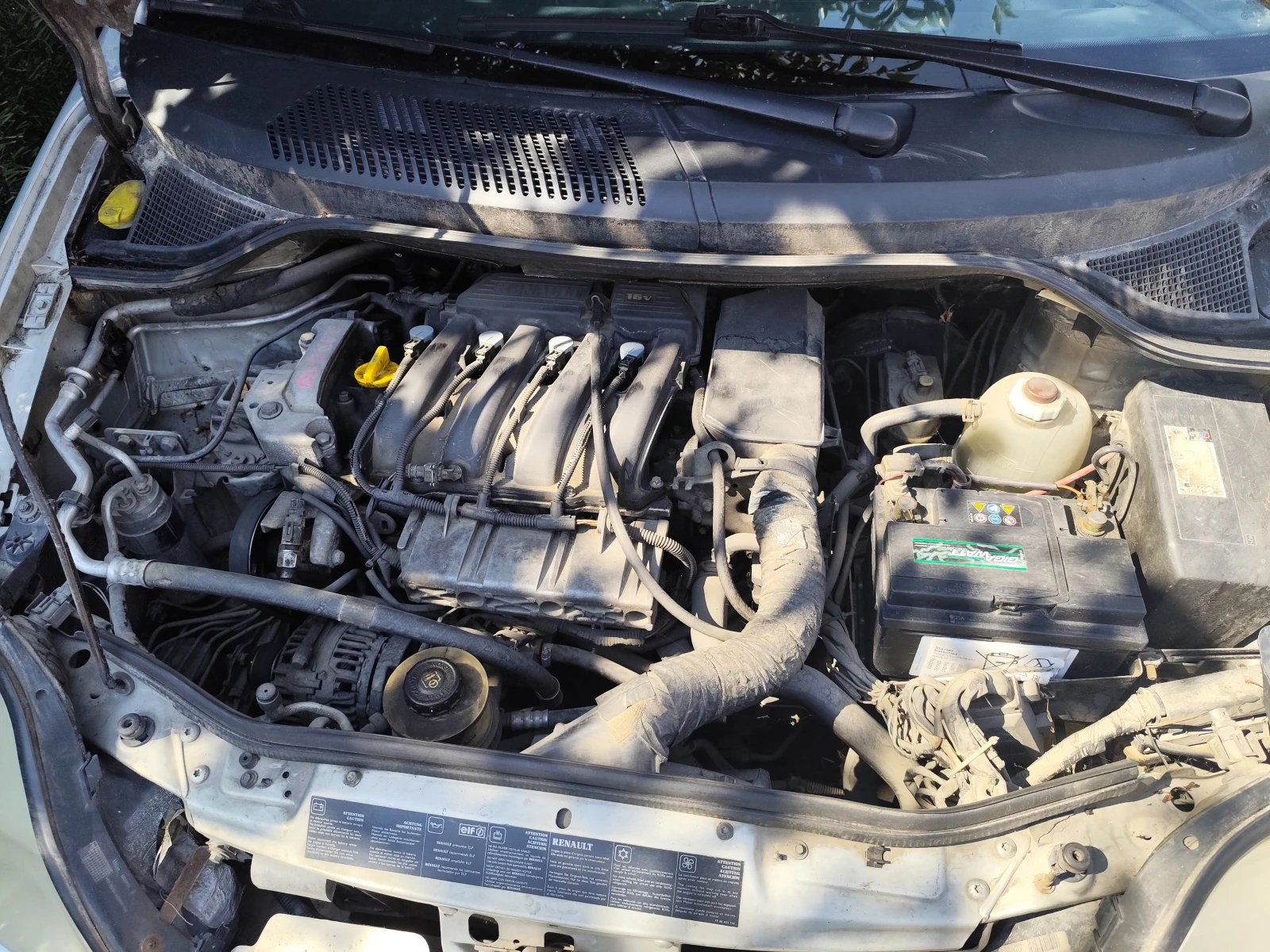 Renault Scenic 1.6, снимка 8 - Автомобили и джипове - 55970148