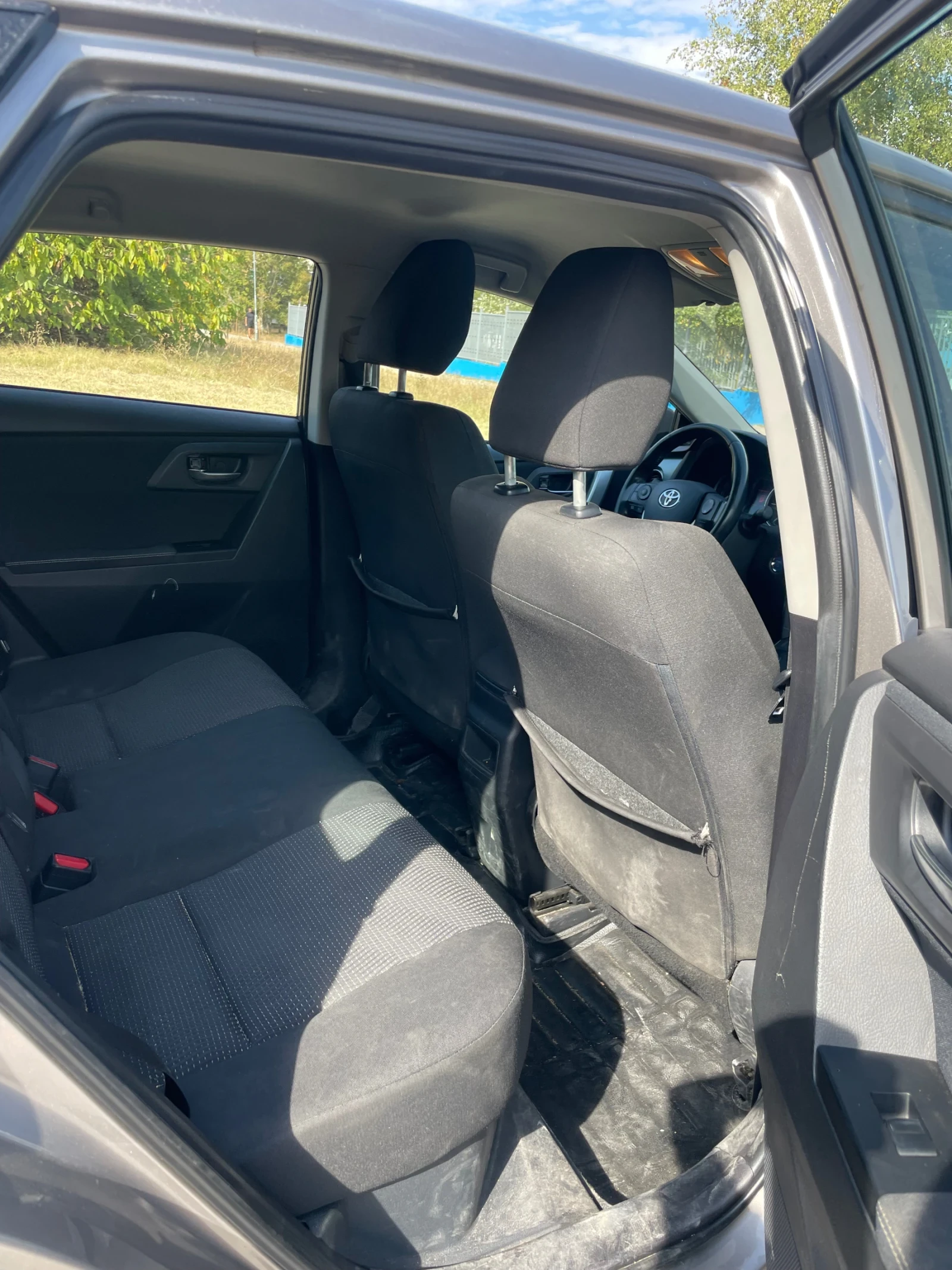 Toyota Auris, снимка 7 - Автомобили и джипове - 56149871