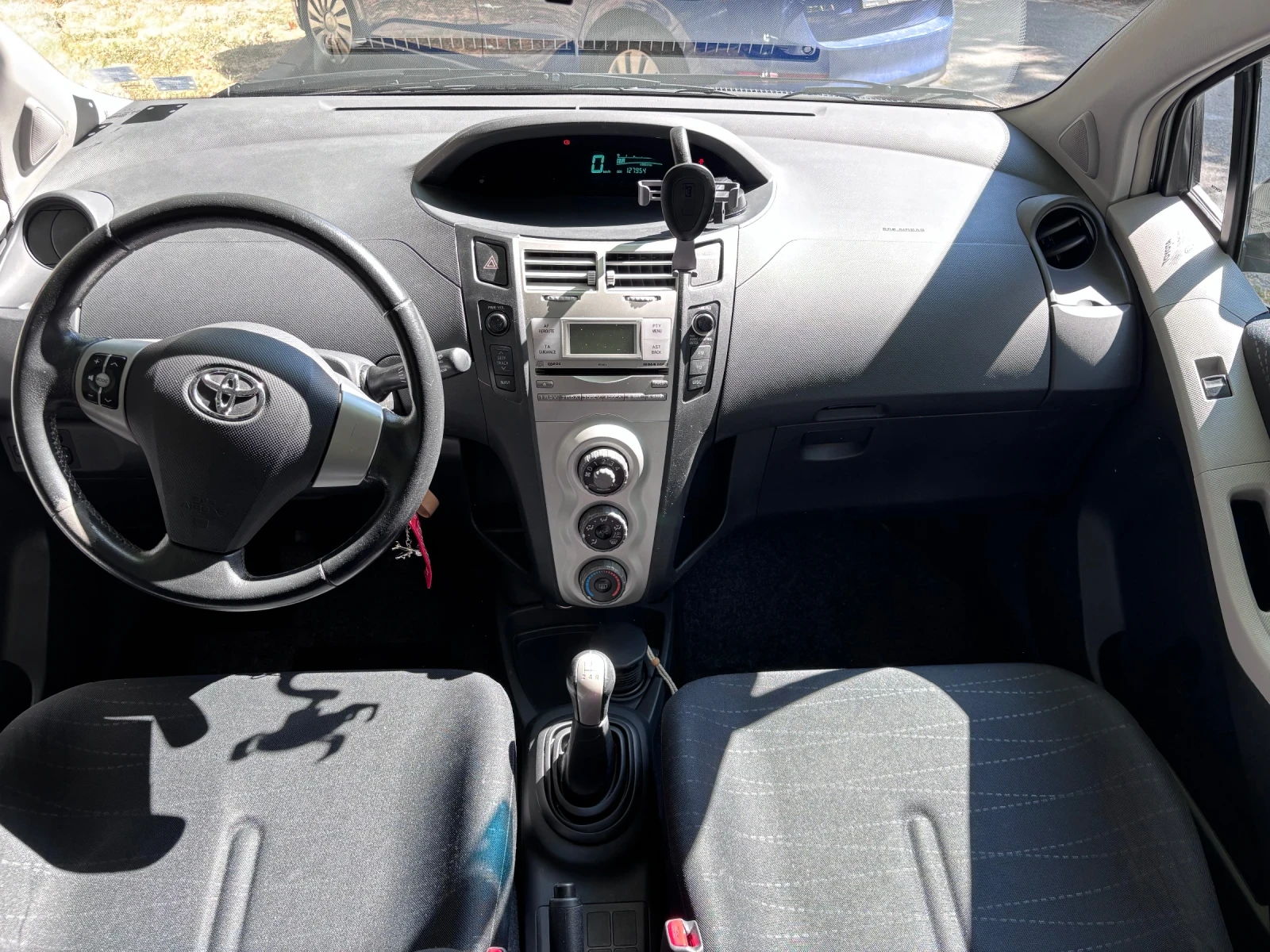 Toyota Yaris, снимка 5 - Автомобили и джипове - 56153820