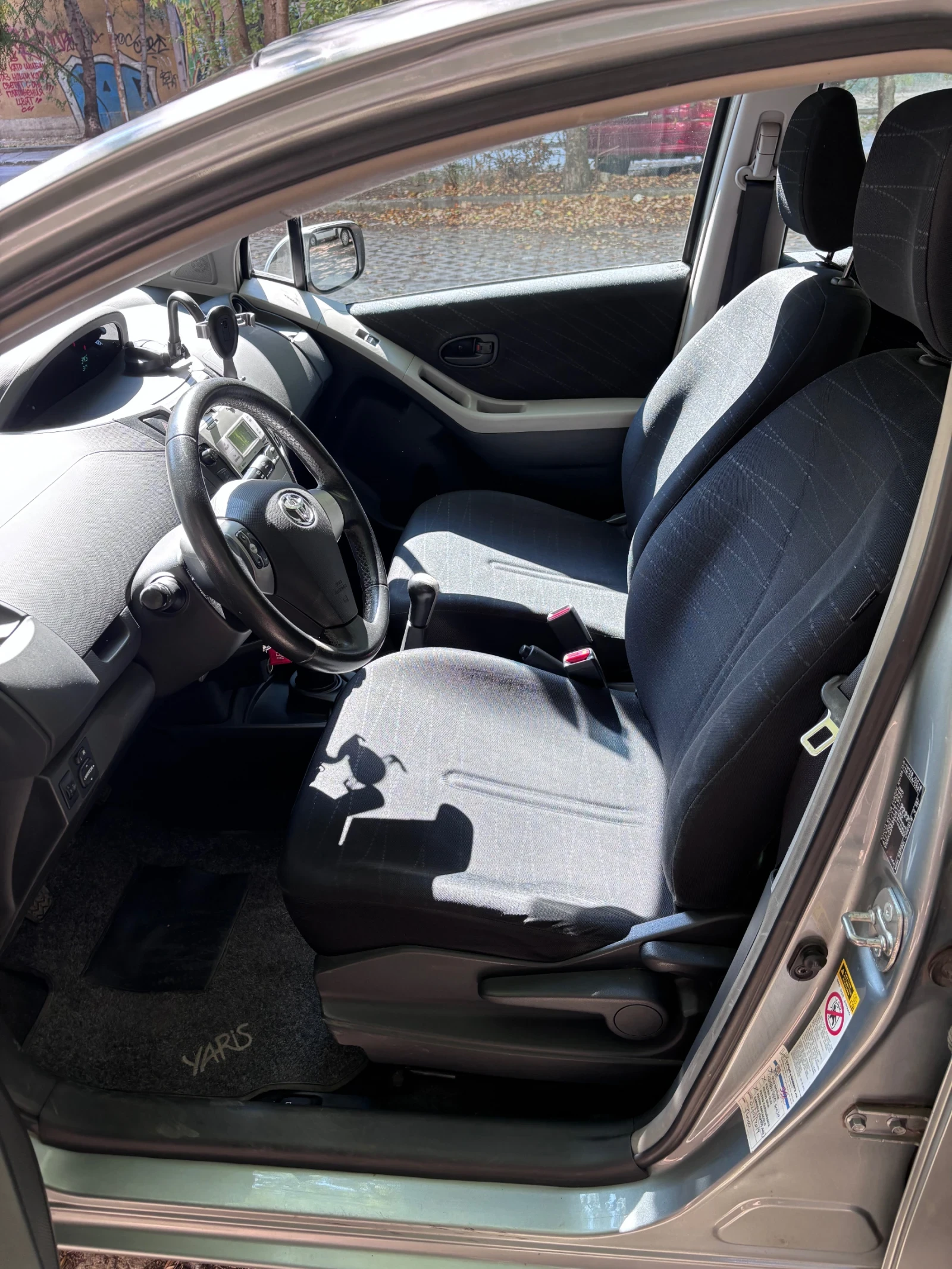 Toyota Yaris, снимка 8 - Автомобили и джипове - 56153820