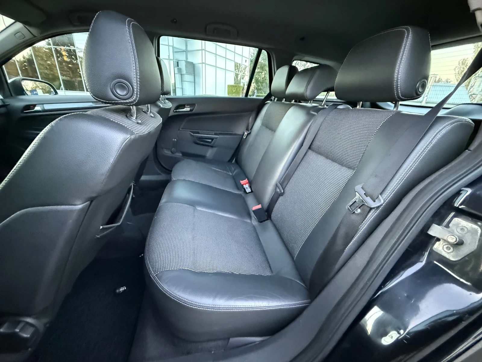 Opel Astra Dizel, снимка 9 - Автомобили и джипове - 56657252