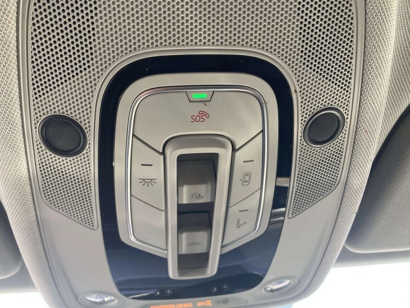 Audi Q8 * Premium * CARFAX * БЕЗ ПЪРВОНАЧАЛНА ВНОСКА, снимка 9 - Автомобили и джипове - 53246056