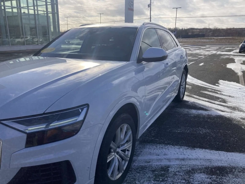 Audi Q8 * Premium * CARFAX * БЕЗ ПЪРВОНАЧАЛНА ВНОСКА, снимка 6 - Автомобили и джипове - 53246056