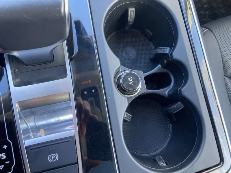 Audi Q8 * Premium * CARFAX * БЕЗ ПЪРВОНАЧАЛНА ВНОСКА, снимка 12 - Автомобили и джипове - 53246056