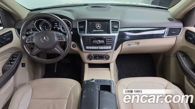 Mercedes-Benz ML 350 BlueTEC 4MATIC, АВТОКРЕДИТ, снимка 7 - Автомобили и джипове - 56060327