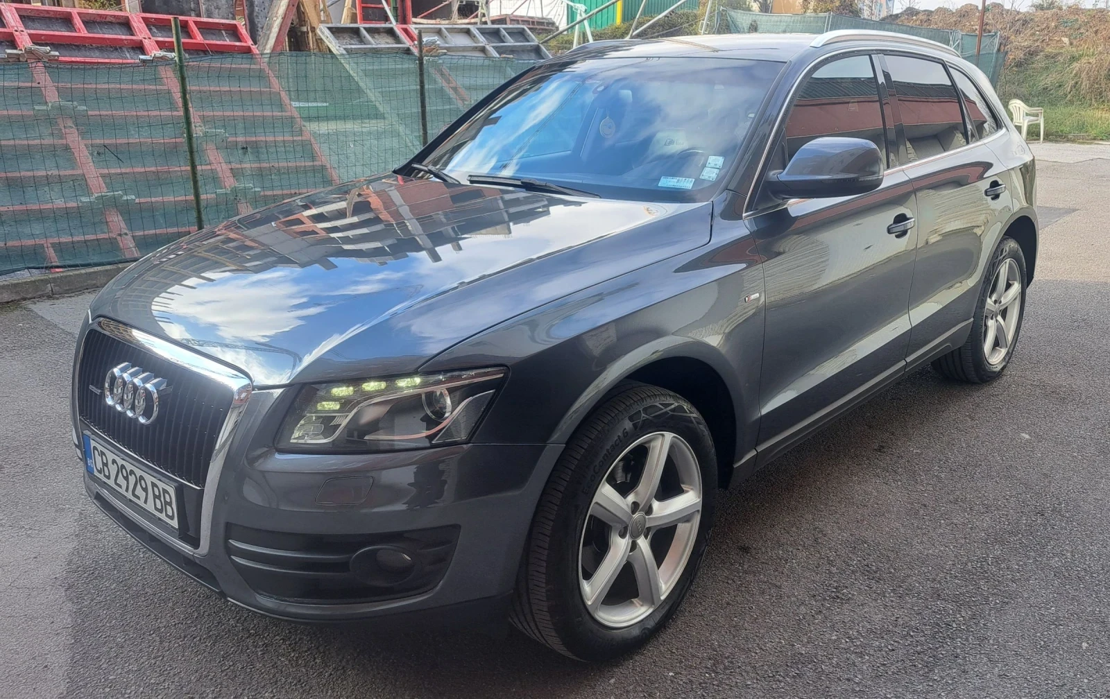 Audi Q5 2.0TDI    S Line - изображение 2