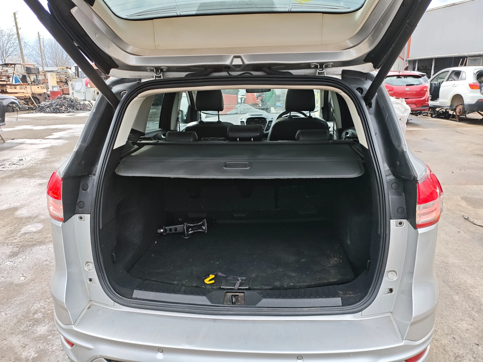 Ford Kuga 2.0tdci, снимка 8 - Автомобили и джипове - 48031483