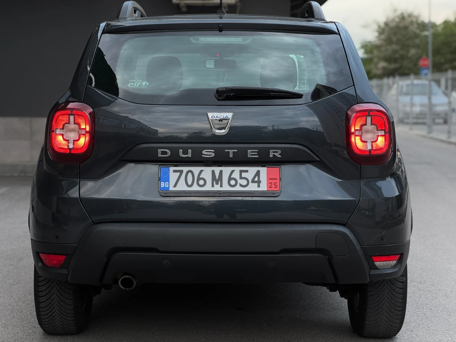Dacia Duster 1.6i ГАЗ-БЕНЗИН// ВЪРНАТ ОТ ЛИЗИНГ - изображение 3